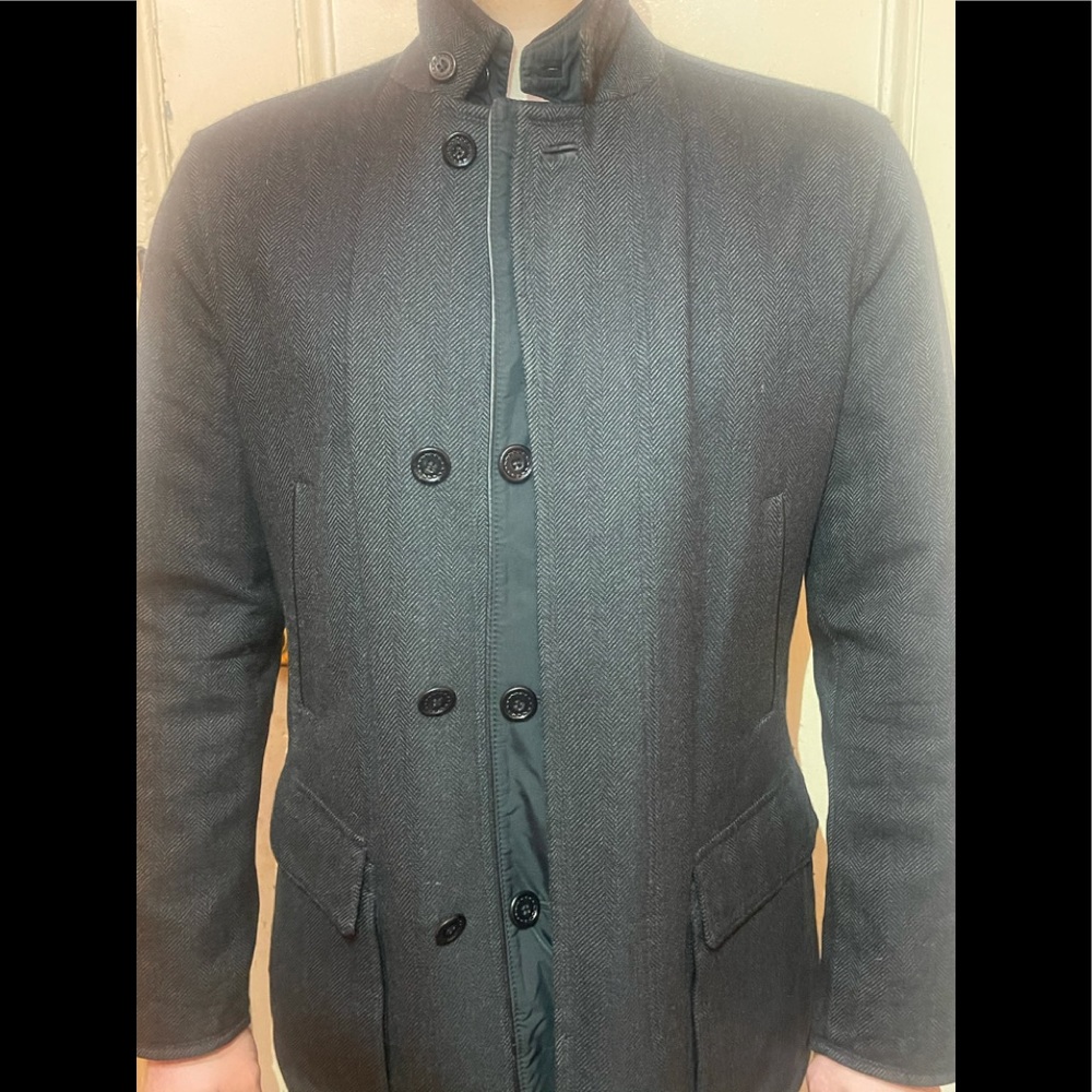 Ermenegildo Zegna Element reversible jacket. Cashmeres herringbone charcoal gray